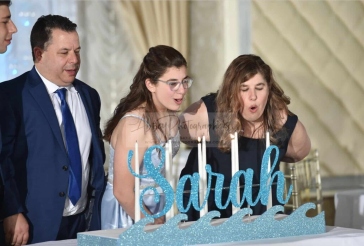 Waves Candle Lighting Display