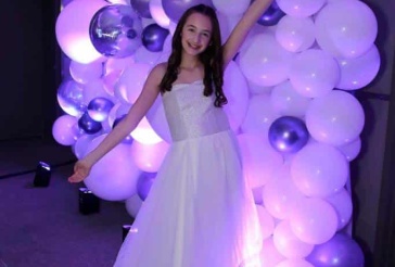 Lavender and White Organic Balloon Wall