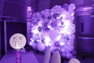 Lavender and White Organic Balloon Wall