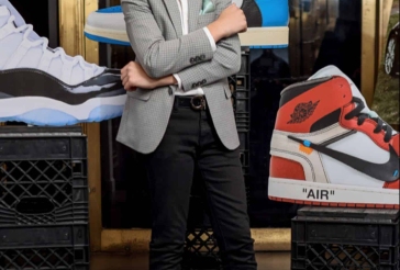 Jumbo Sneaker Display