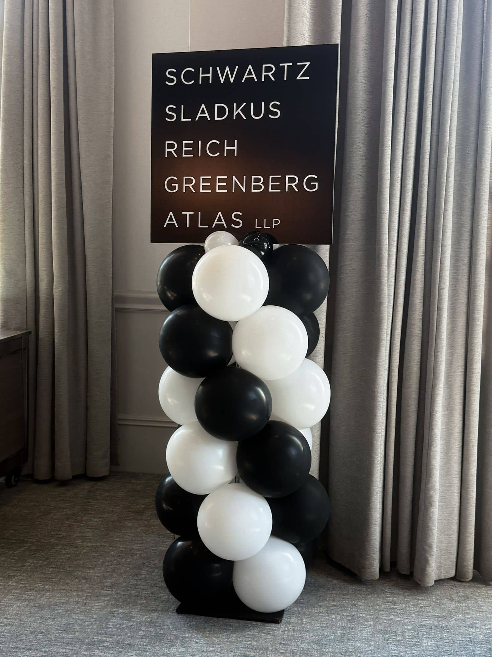 corporate-balloon-column