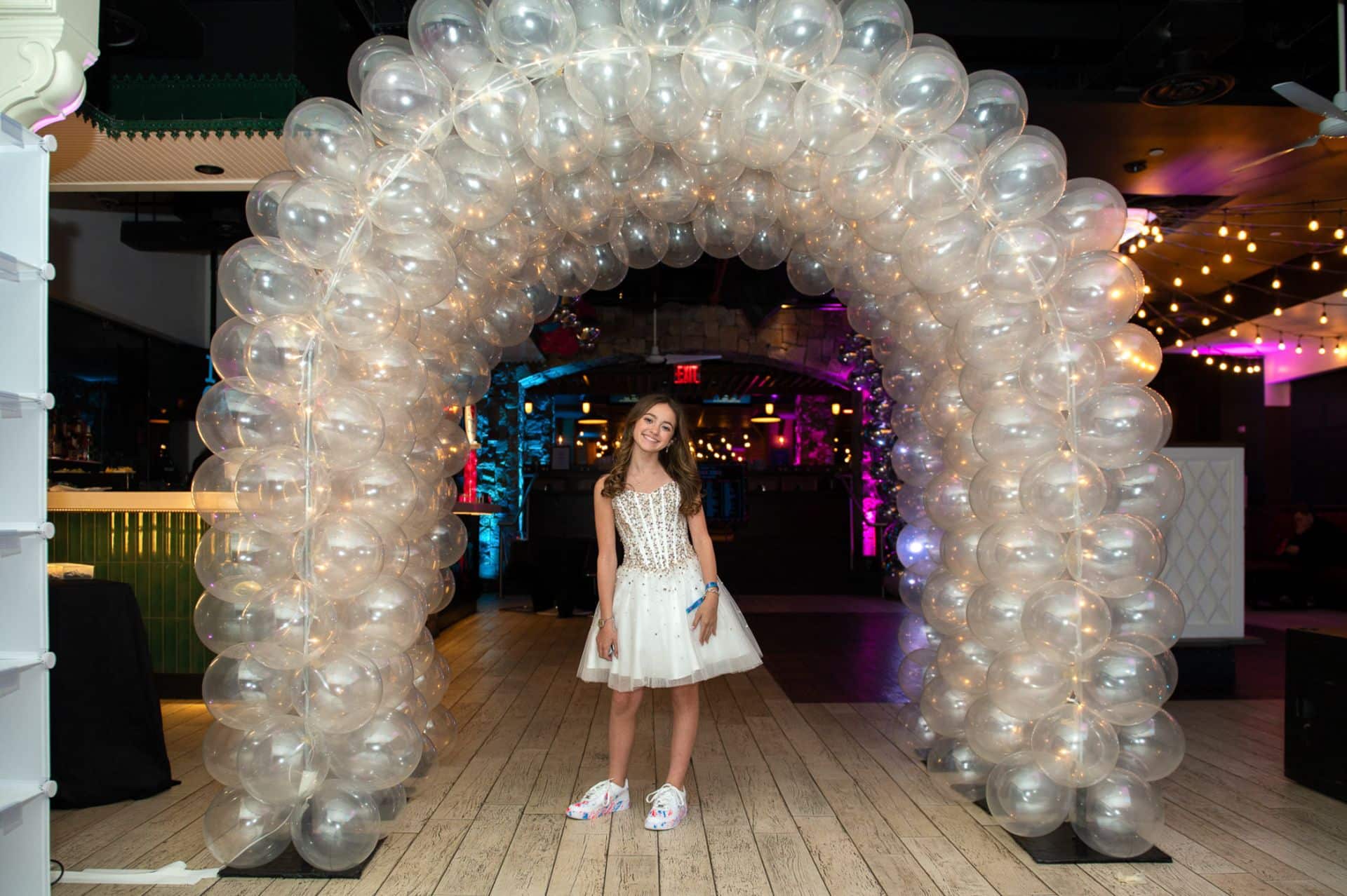 led-balloon-garland
