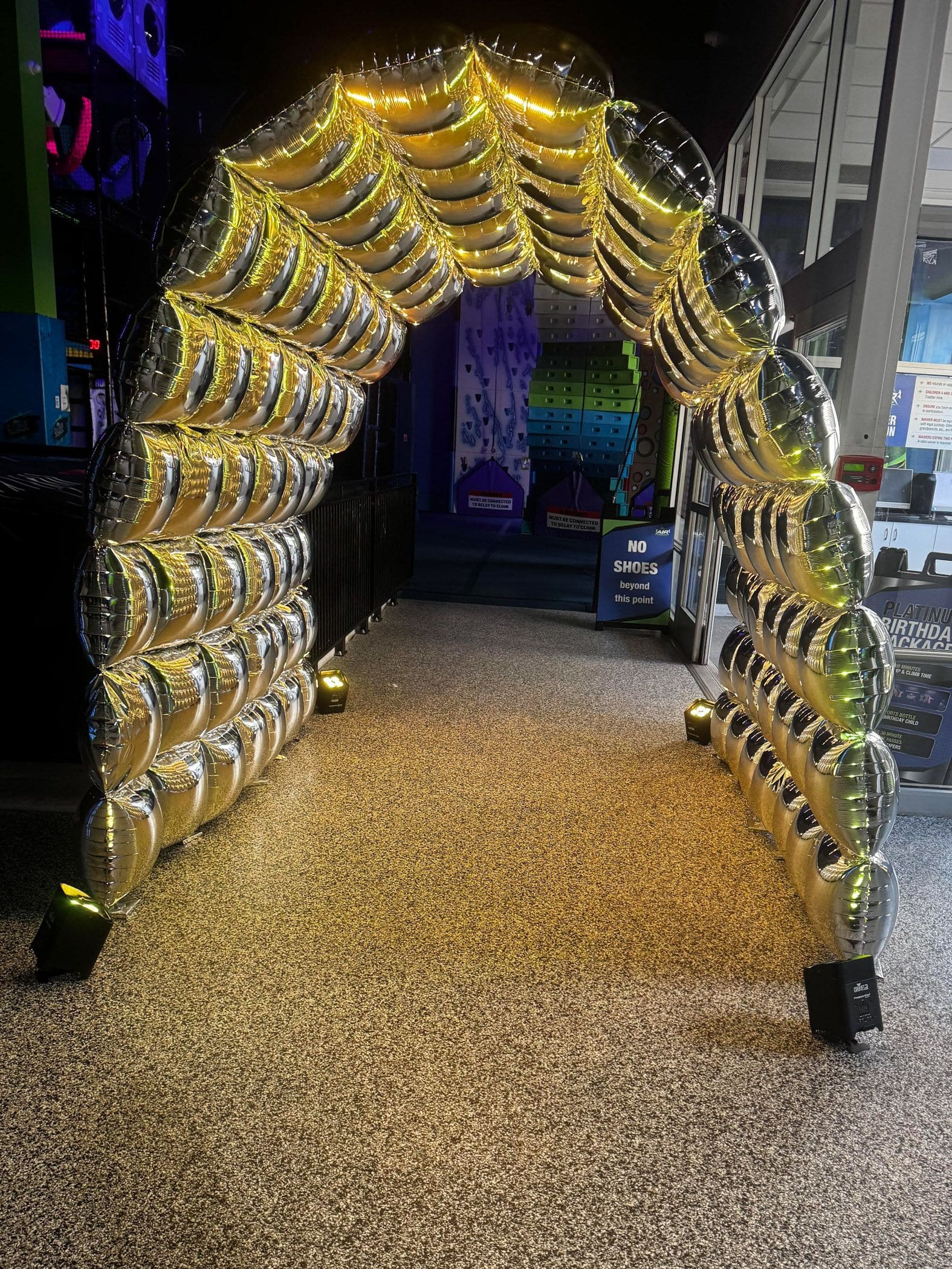 square-balloon-tunnel