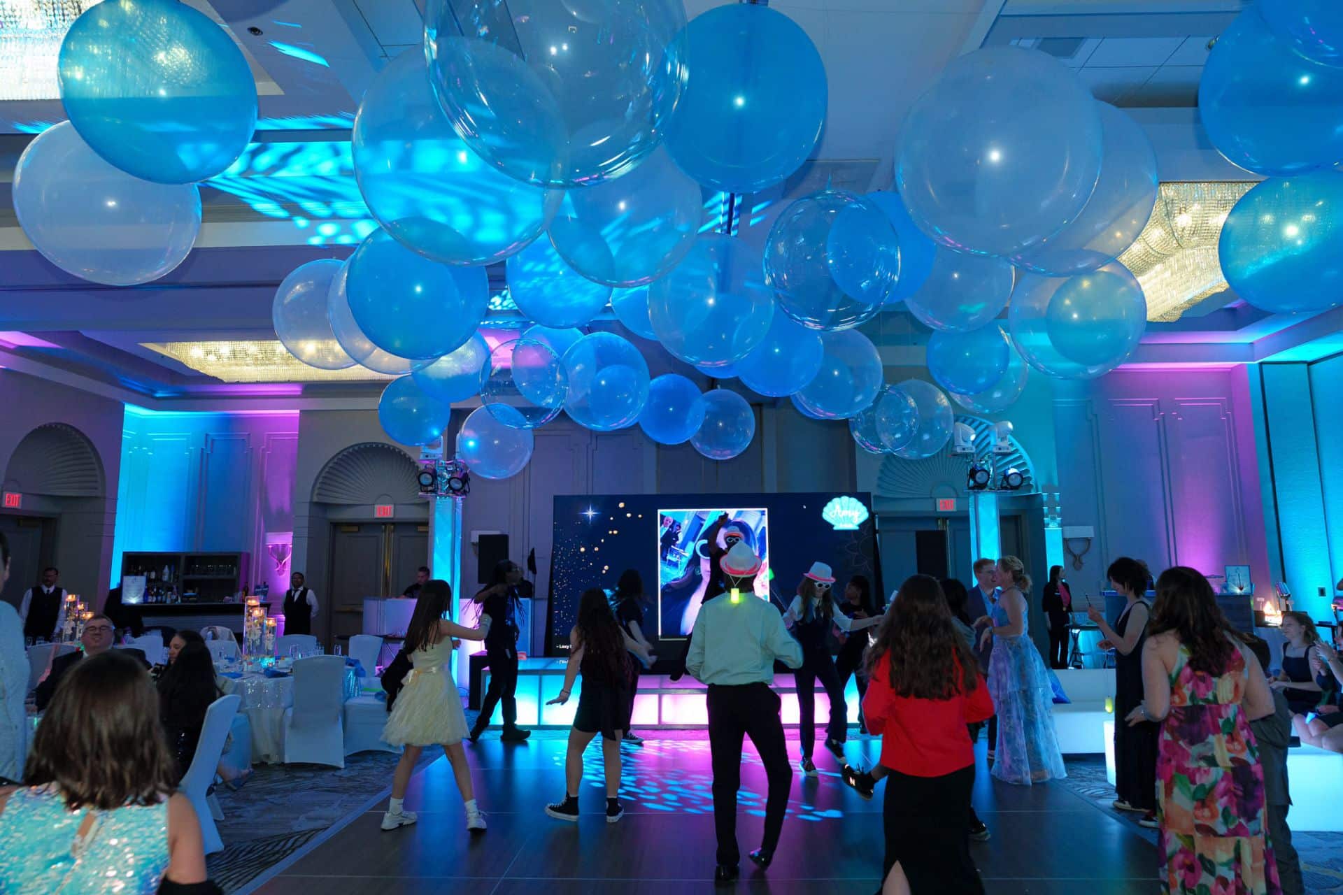 bubble_ceiling_balloons