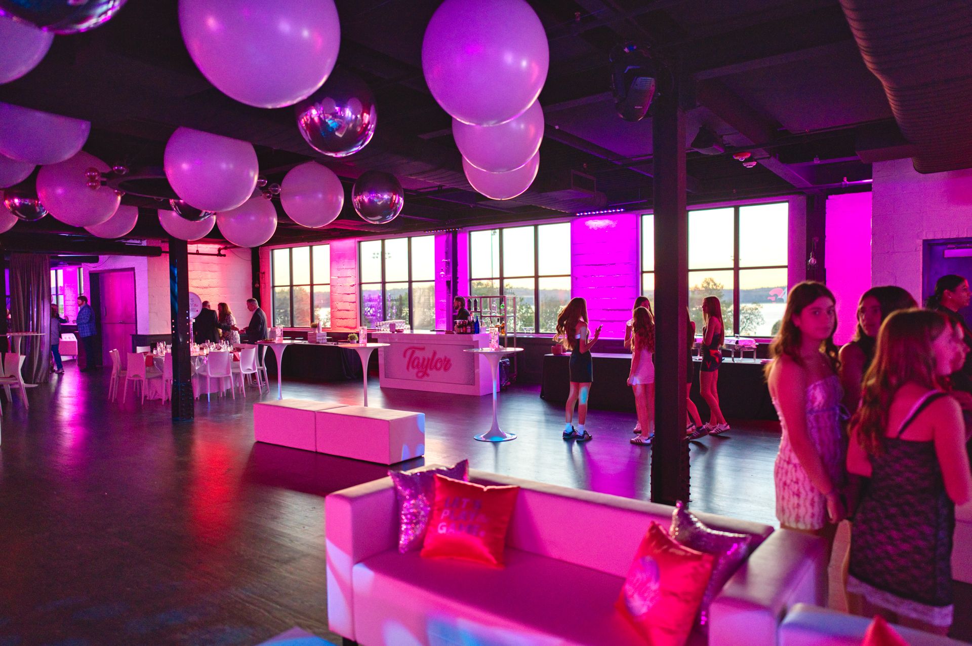 hot_pink_bat_mitzvah_party