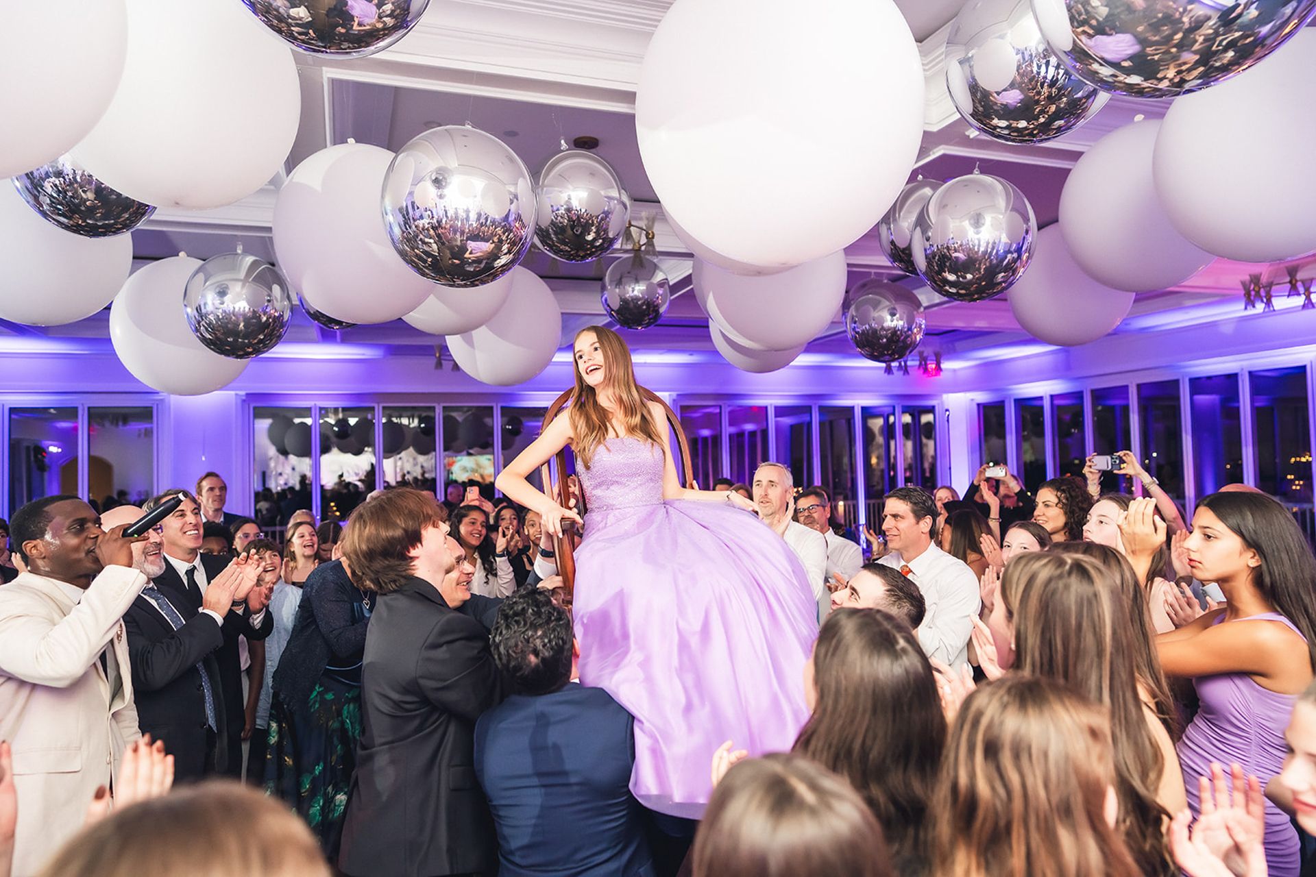 white_and_silver_ceiling_balloons