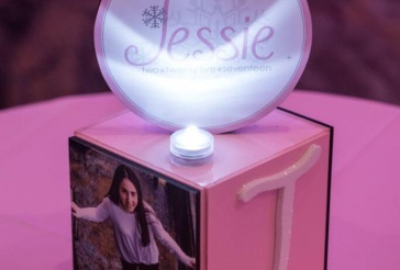 Winter Themed Mini Cube Centerpiece