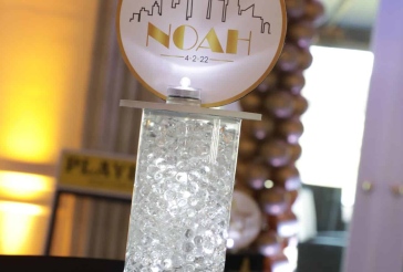 Broadway Lounge Centerpiece