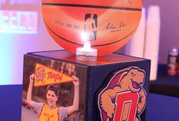 Maryland Themed Lounge Centerpiece