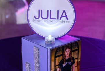 LED Custom Mini Cube Centerpiece