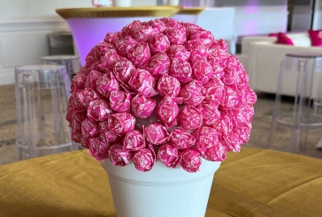 Dum Dum Centerpiece