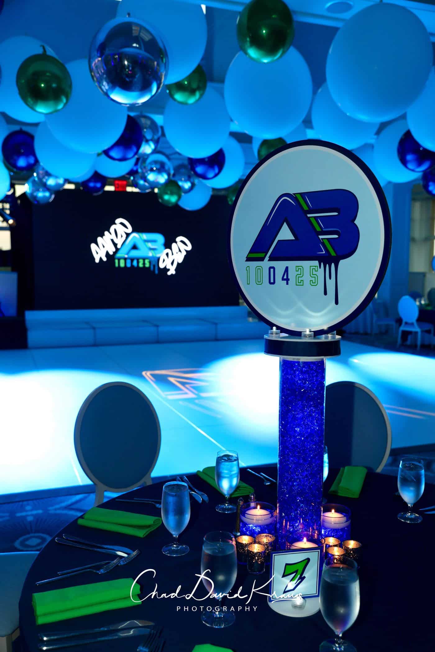 1_led_logo_centerpiece