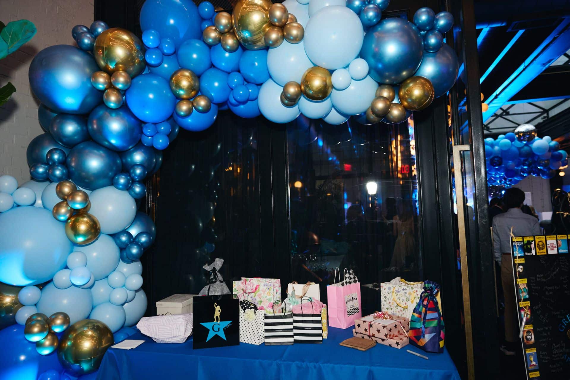 blue_garland