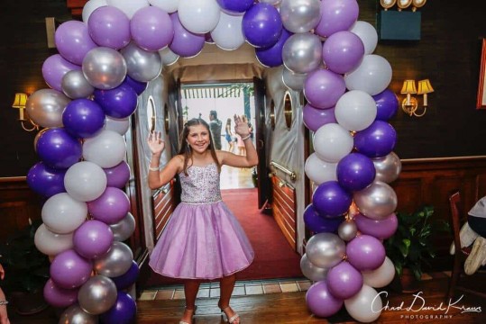 Balloon Arch Entrance with Lights for Bat Mitzvah