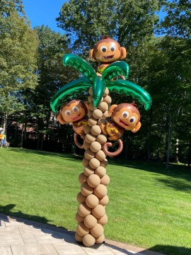 Palm Tree Ballon Sculpture for Jungle Themed Outdoor Party