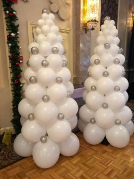 White Christmas Tree Balloon Sculpture