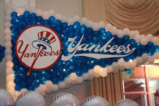 Yankees Baseball Pennant Balloon Sculpture