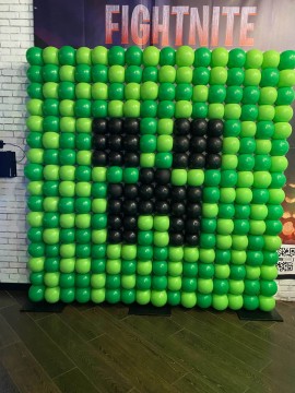 Minecraft Balloon Wall for Kids Birthday Party