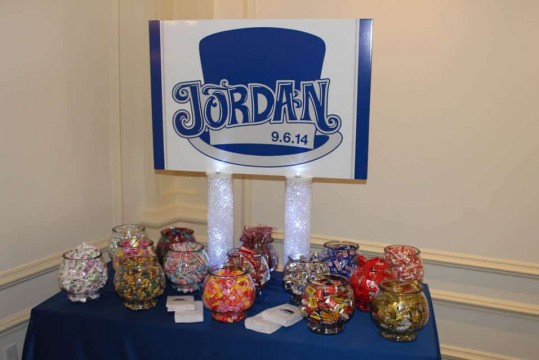 Glass Jar Candy Bar Display with Custom Logo Sign