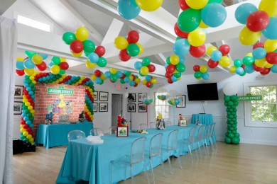 Ceiling Balloon Clusters For Sesame Street Themed First Birthday Party