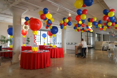 Paw Patrol Themed Ceiling Treatment with Balloon Clusters and  3' Balloon Centerpiece with Balloon Base for First Birthday Party