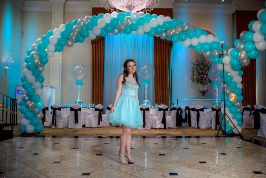 Turqouise & Silver Balloon Wrap for Tiffany Themed Sweet Sixteen at Il Villagio