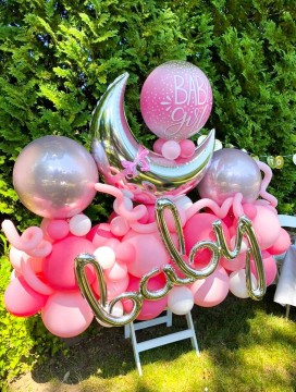 Fancy Balloon Bouquet for Outdoor Baby Shower