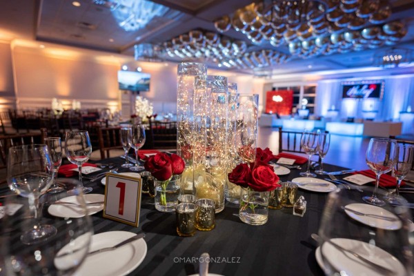 Fairy Light Centerpiece with Red Roses & Gold Votives