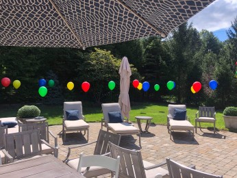 Backyard Balloon Scape for Outdoor Sesame Street Birthday