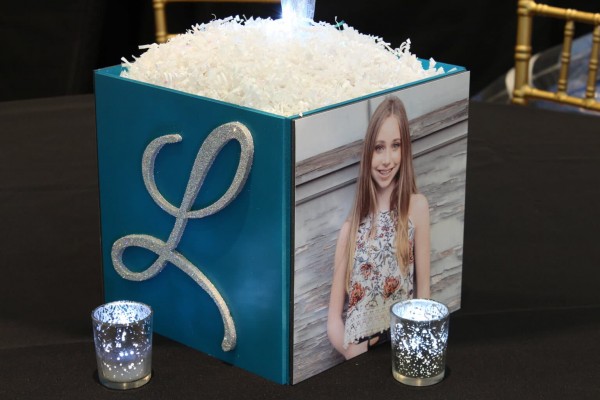 Bat Mitzvah Photo Cube with Sparkly Initial, Photo & LED Tea Lights