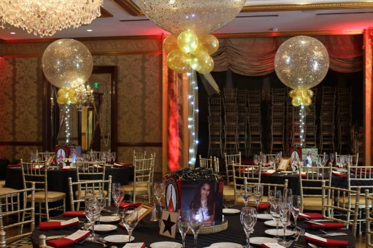 Red Carpet Themed Photo Cube with Gold Sparkle Balloons & Lights