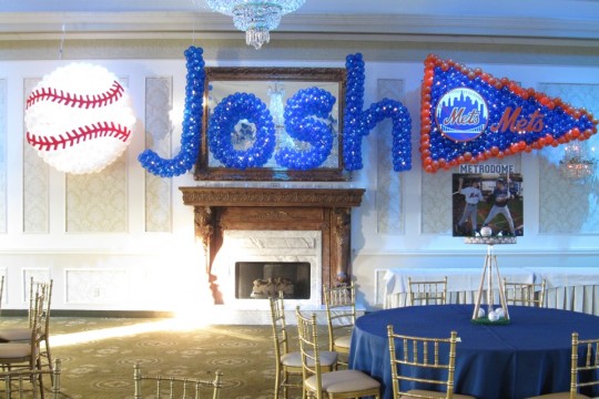 Mets Themed Bar Mitzvah with Name in Balloons & Baseball Balloon Sculptures