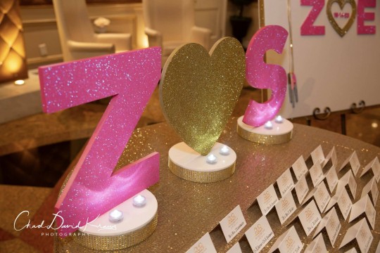 Custom Hot Pink Glitter Initials with Gold Glitter Heart on Place Card Table
