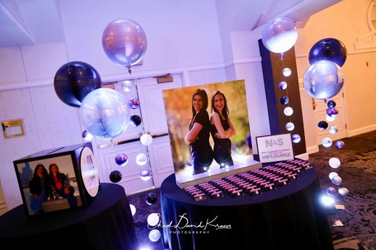 LED Photo Seating Display with Custom Place Cards, Custom Sign, Gift Box & Bubbles