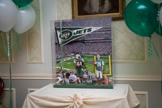 Jets Shadow Box Sign in Board with Stadium, Team Pennant, Jets Helmet & Cutout Players