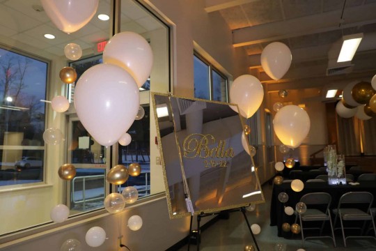 Gold Mirror Sign in Board with Bubble Balloon Accents
